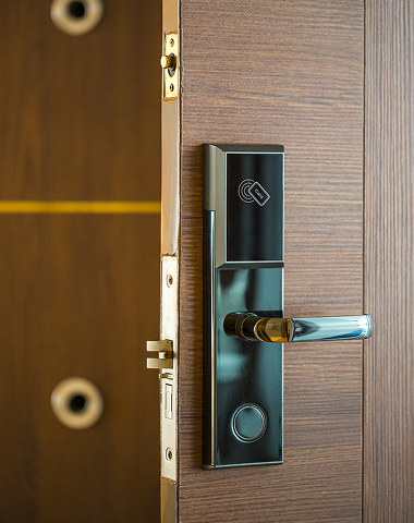 residential locksmith service Minneapolis — lock rekeying